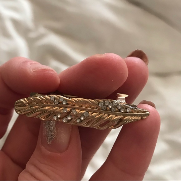 Free People Accessories - Free people crystal feather hair barrette